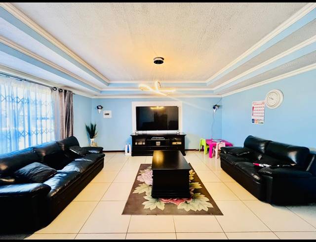 3 BEDROOM FREEHOLD FOR SALE IN SOSHANGUVE WW